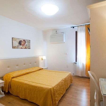 ונציה Albergo Ai Tolentini מראה חיצוני תמונה